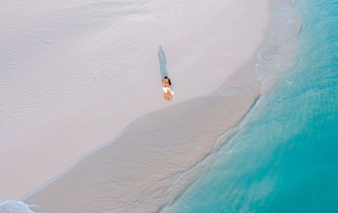Sandbank picnic for couples and groups