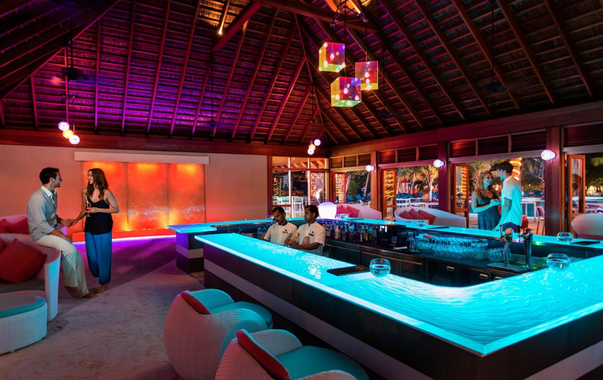 Dhoni Bar