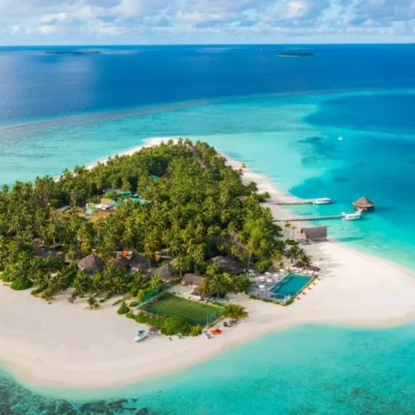 an-velavaru-island-aerial