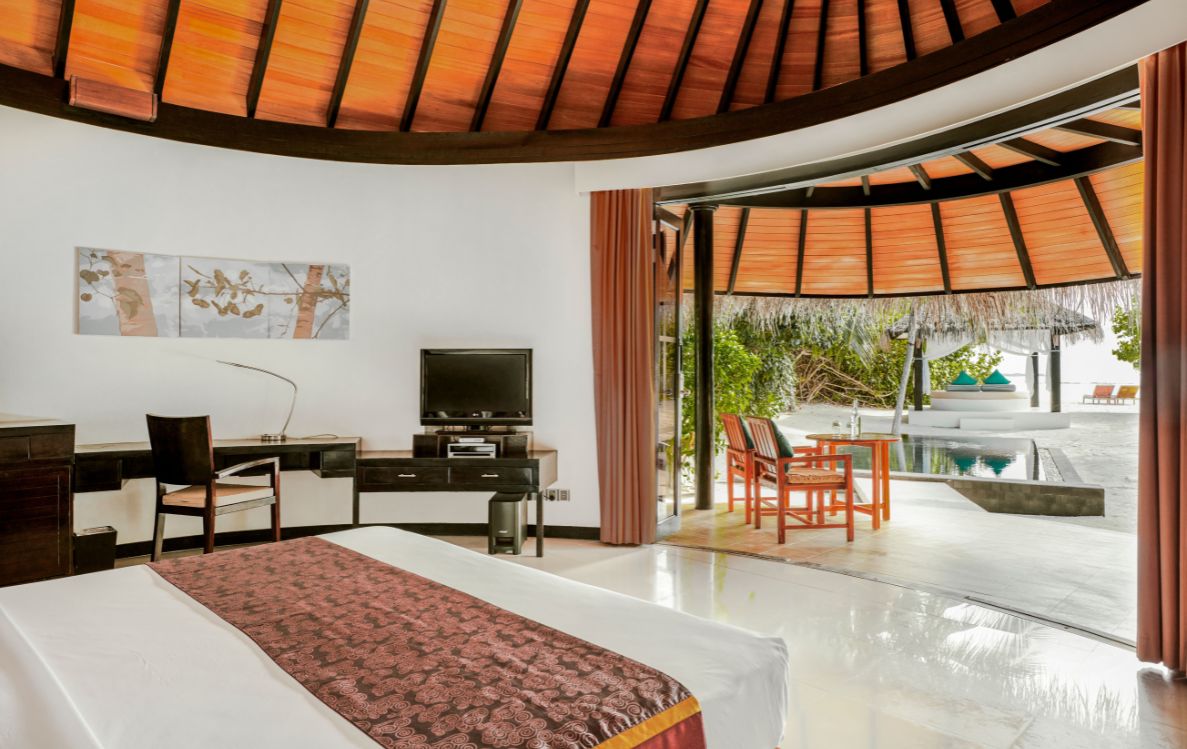 Deluxe Beach Villa with Pool