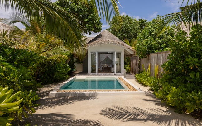 Deluxe Beach Villa With Pool