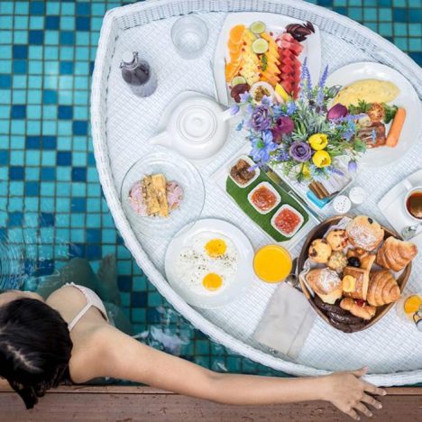 Floating-Breakfast