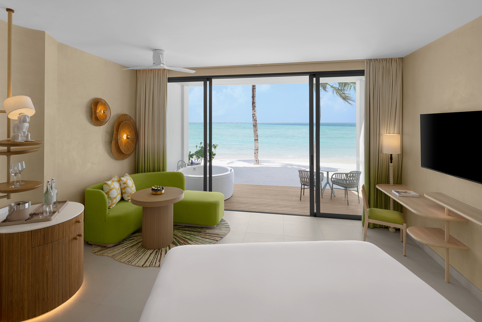 Mirage Beachfront Room with Jacuzzi