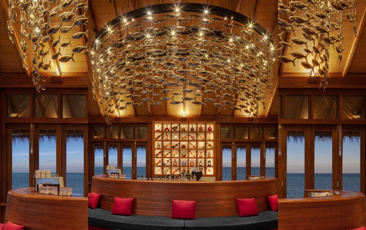 Falhu Overwater Bar