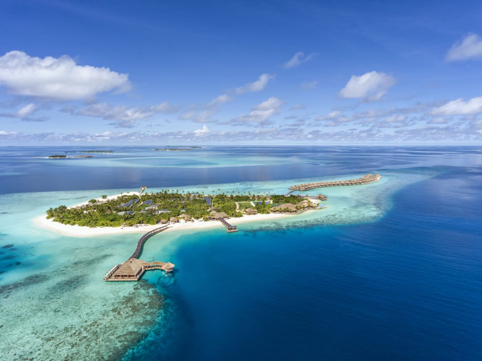 Hurawalhi Maldives Island Resort