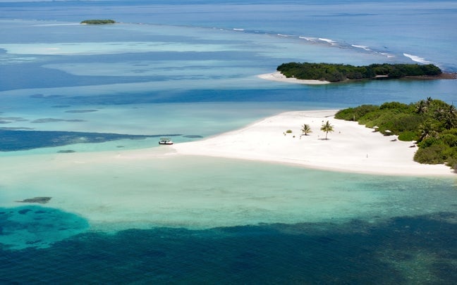 Castaway Picnic at Masleggihuraa