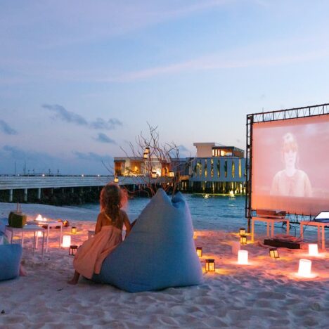 gallery-experiences-beach-cinema