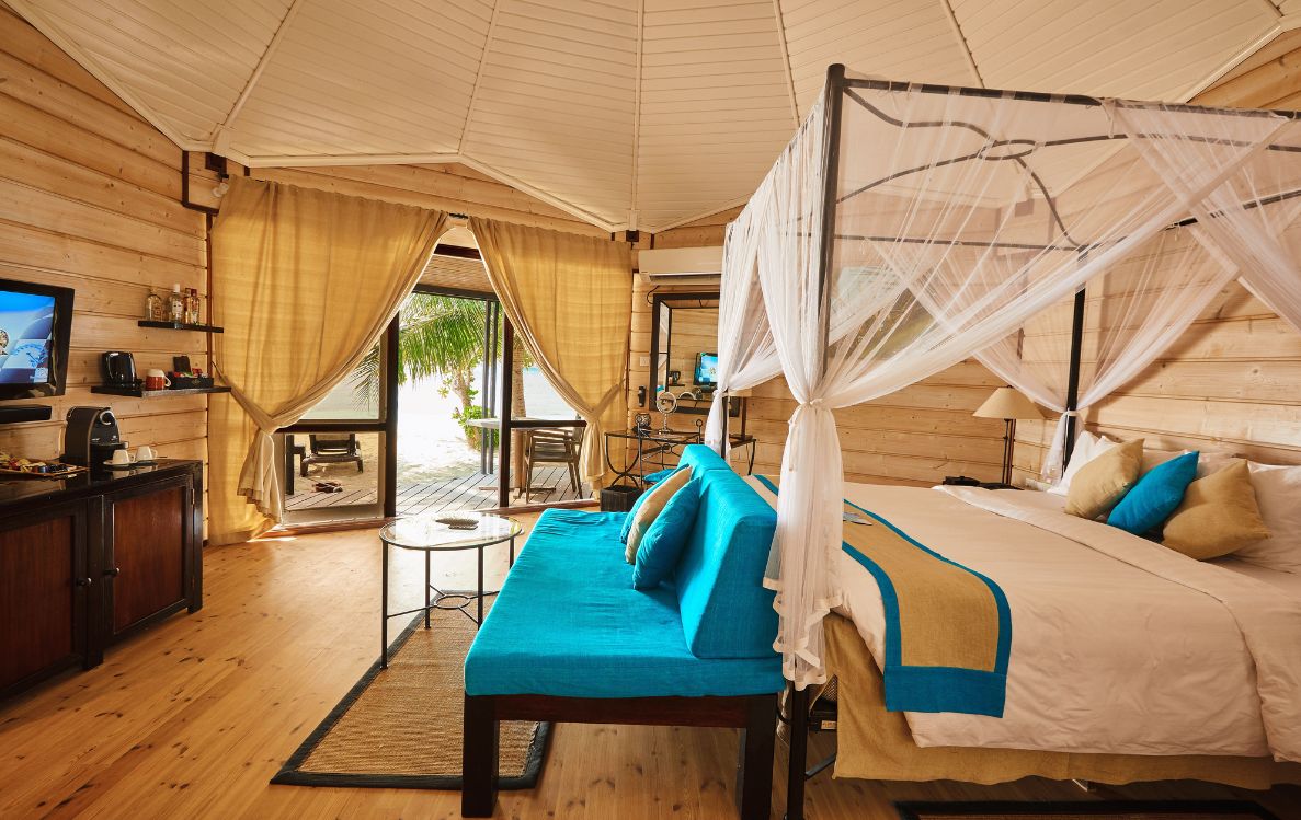 Sangu Jacuzzi Beach Villa