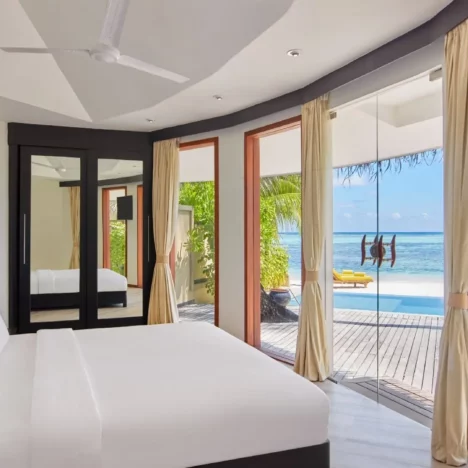 an-velavaru-infinity-pool-villa-interior