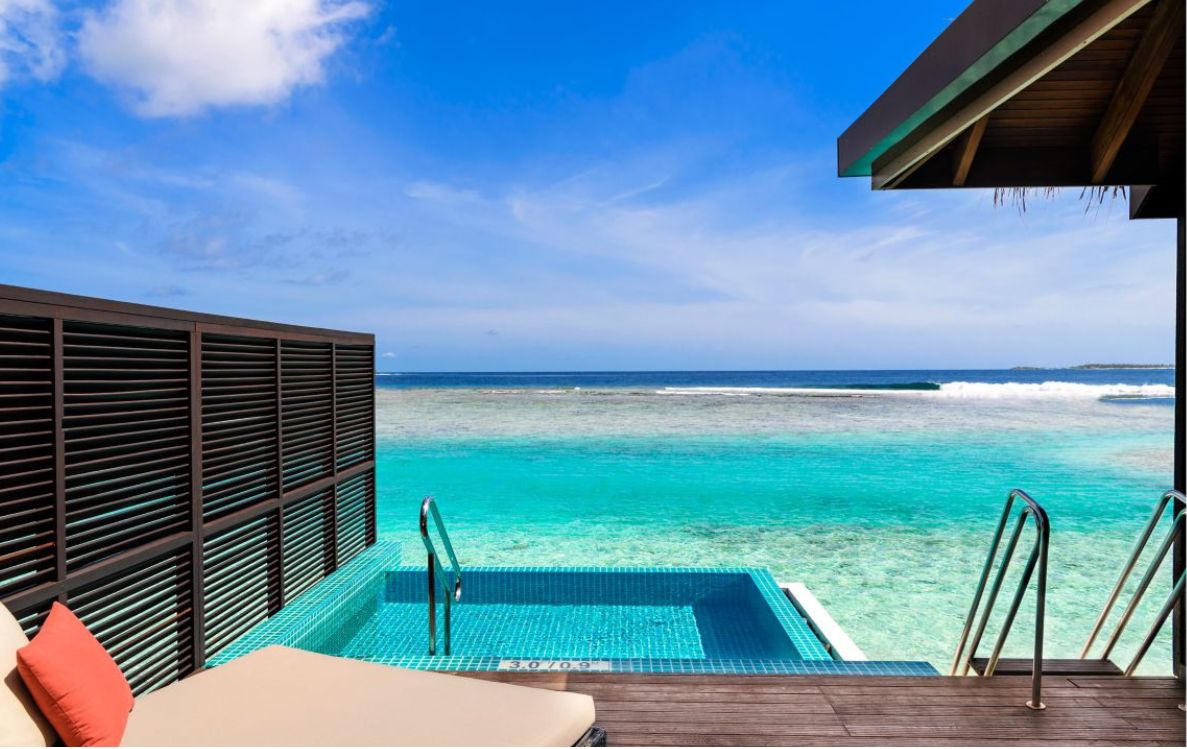 Water Bungalow with Pool