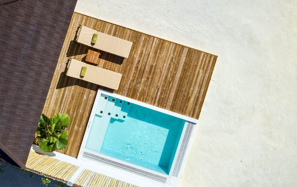 Grand Beach Villa with Pool 