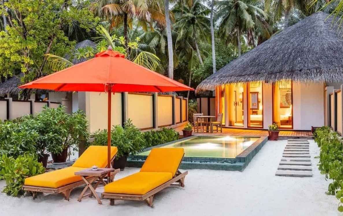 Beachfront Infinity Pool Villa