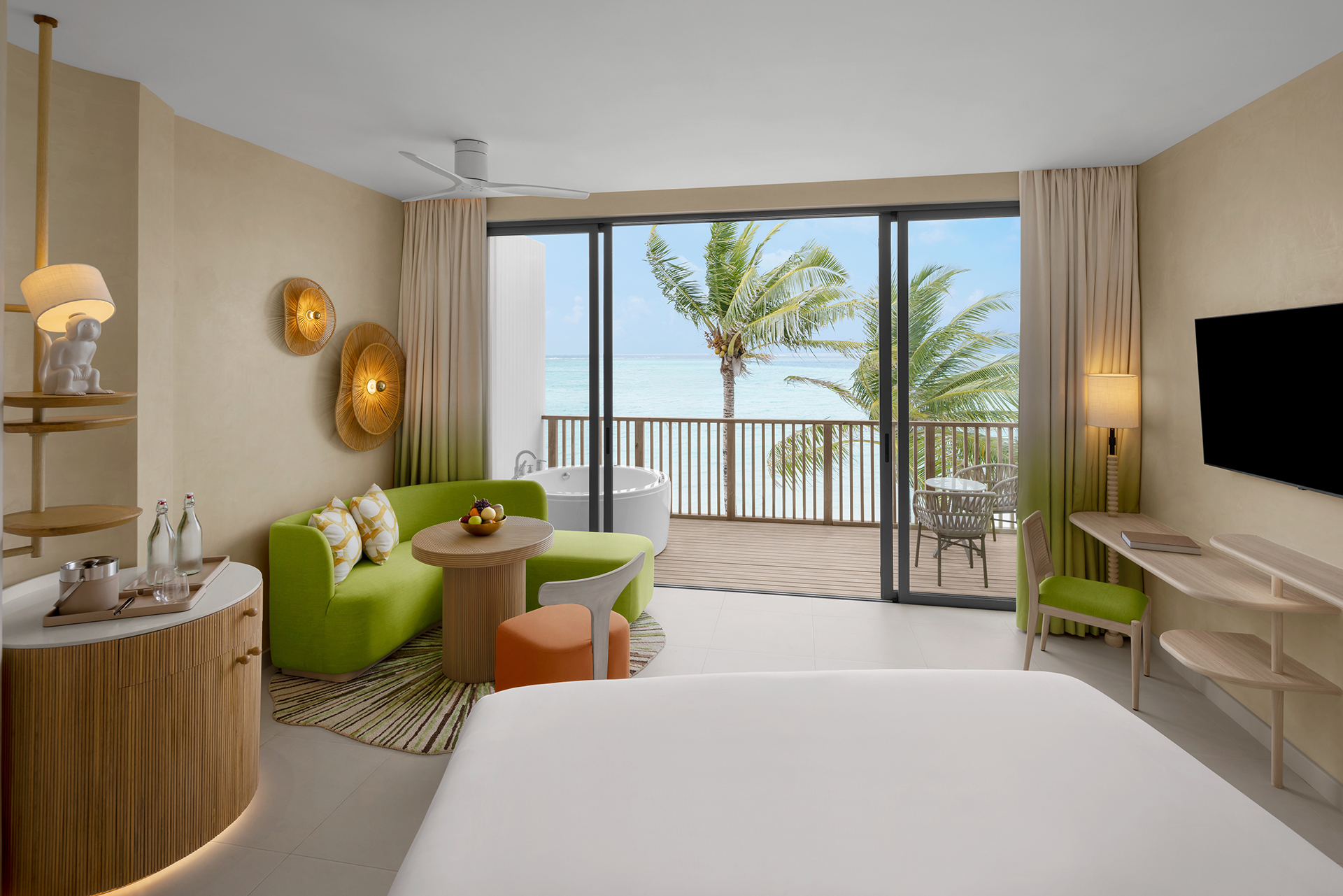 Mirage Panoramic Room with Jacuzzi